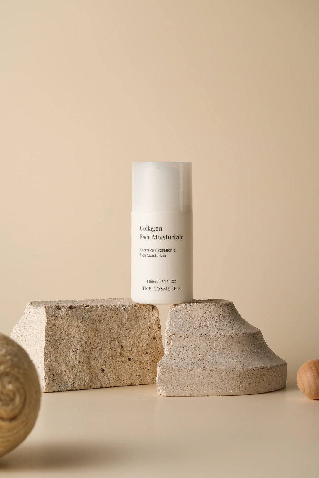 Nourishing moisture barrier cream infused with botanical lipids like rosehip oil, argan oil, and mango butter to protect against environmental stress.