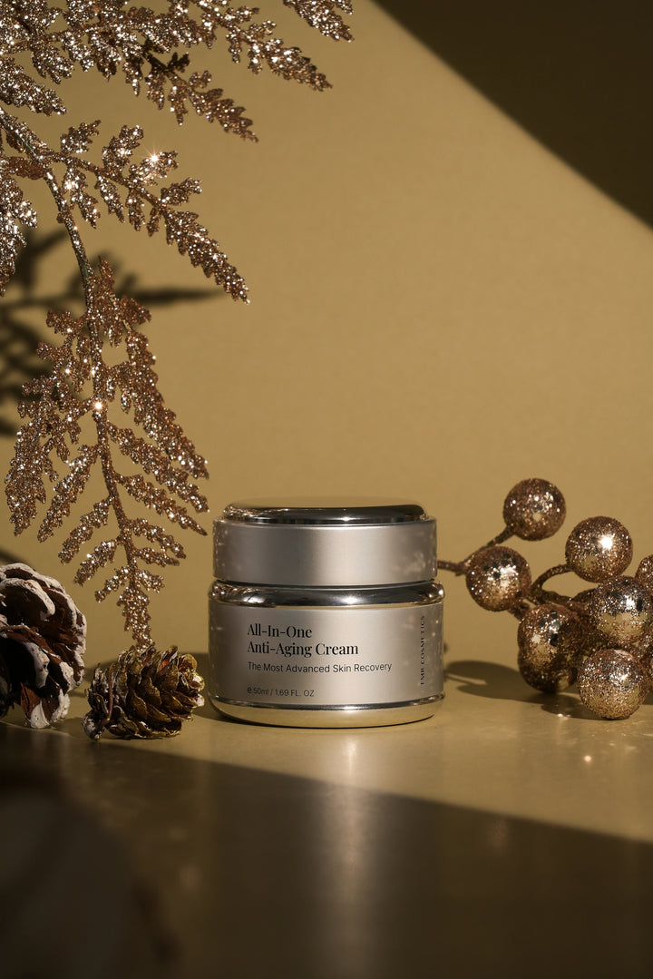 Deep nourishing anti-aging cream packed with Omega 3, 6, 9 fatty acids from natural emu oil to restore the skin’s natural moisture barrier and soothe irritation on sensitive mature skin.