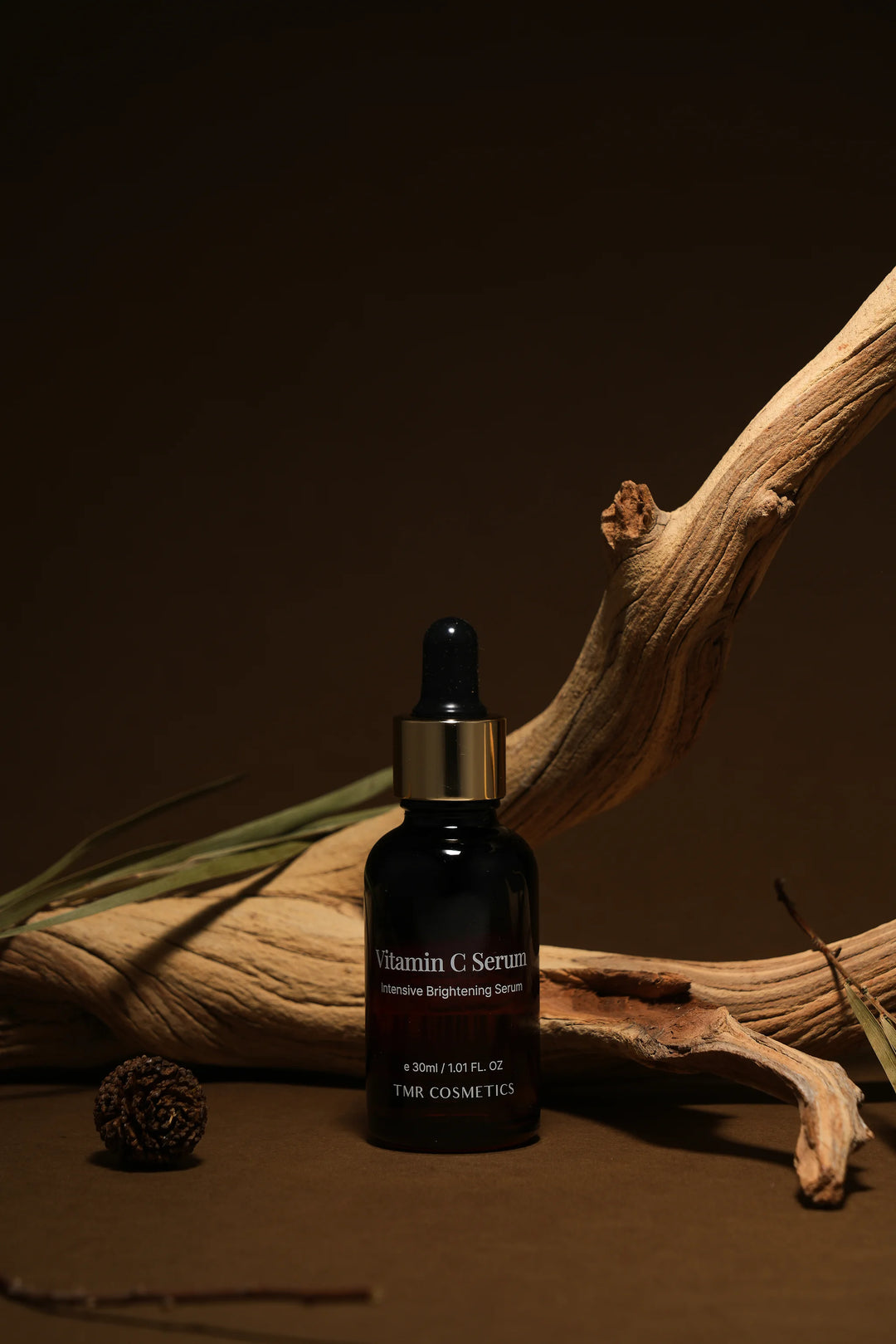 Lightweight and fast-absorbing nighttime vitamin C serum that leaves no sticky residue, providing a normal, warm tingling sensation as it actively revitalizes the skin.